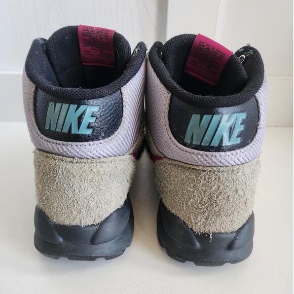 Nike Hoodland Suede Hiking Boot Particle Grey Bright Magenta Mens 9/ Womens 10.5 main image 4